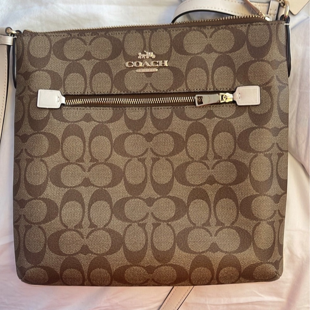 Rowan File Bag In Signature Canvas - Picture 5 of 7